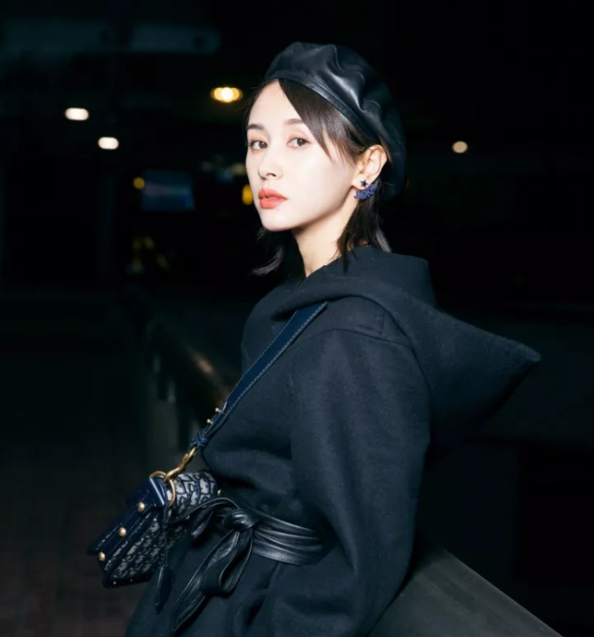 今年秋冬最chic！原來短發和帽子這么配?。? border=