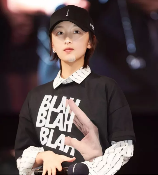 今年秋冬最chic！原來短發和帽子這么配??！